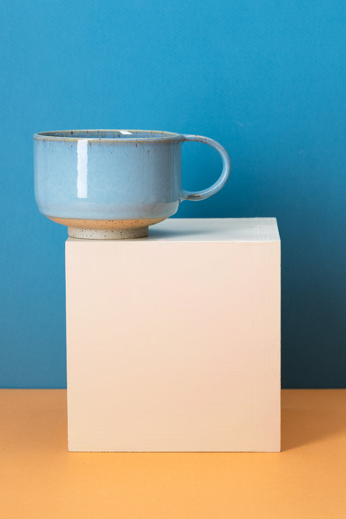 Mion Mug (Oyster Pearl) by Studio Arhoj