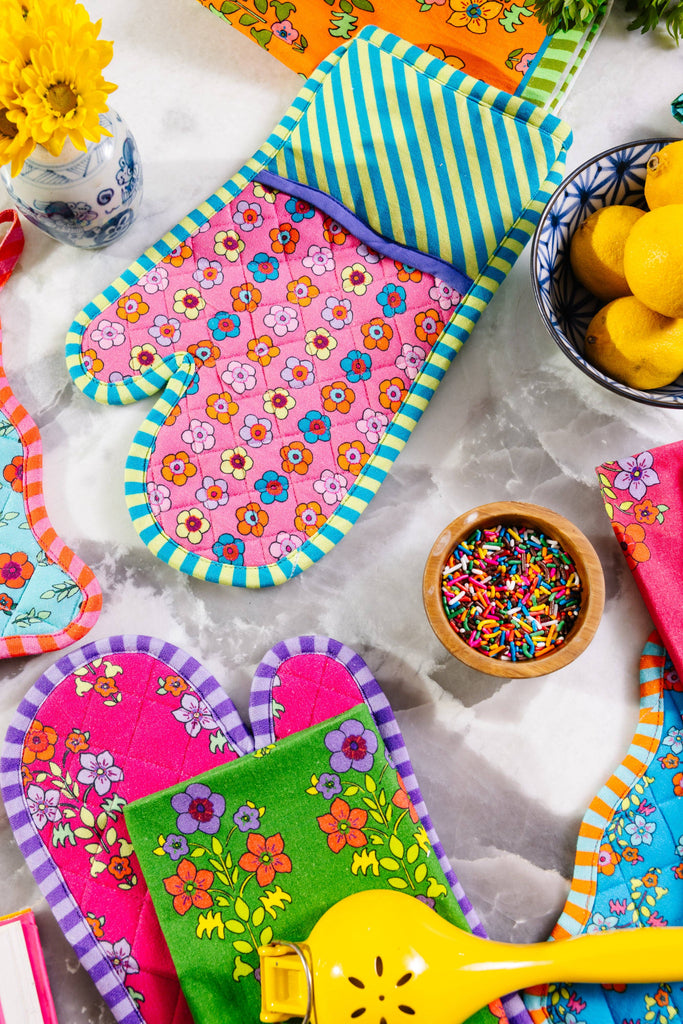 Pot Holder & Oven Mitt (Pink) by Furbish Studio