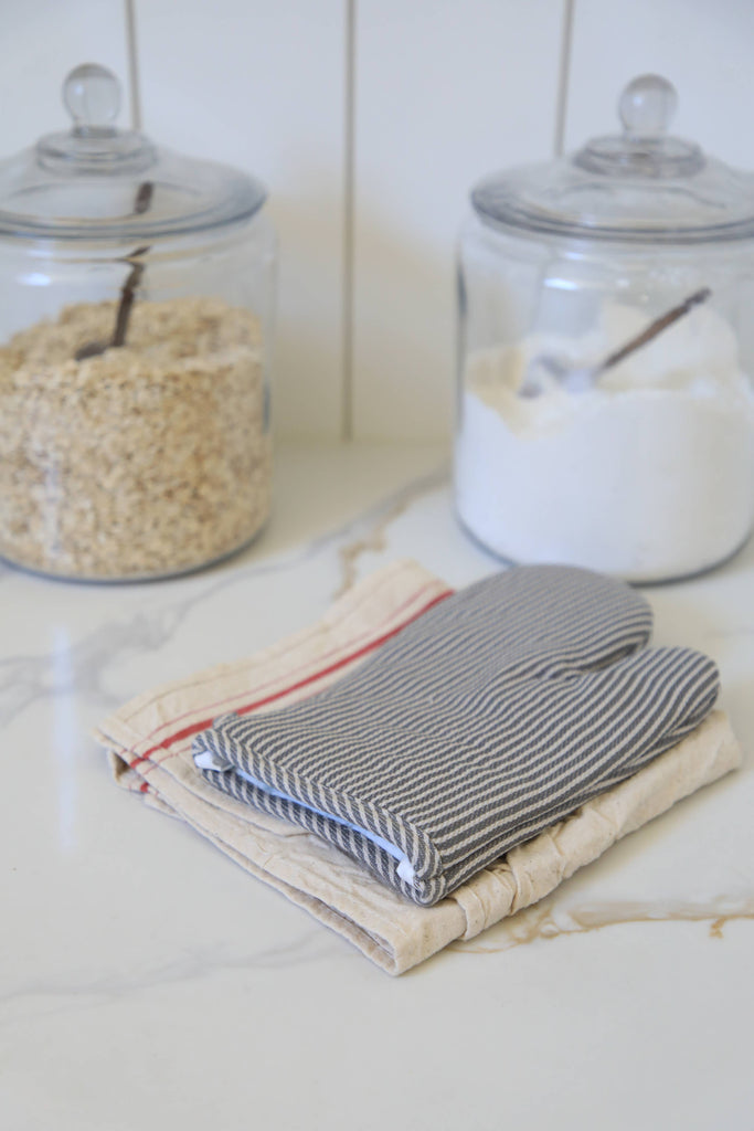 Simple Stripe Oven Mitt by Fodory