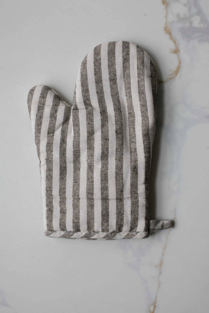 Stripe Oven Mitt (Coffee) by Fodory