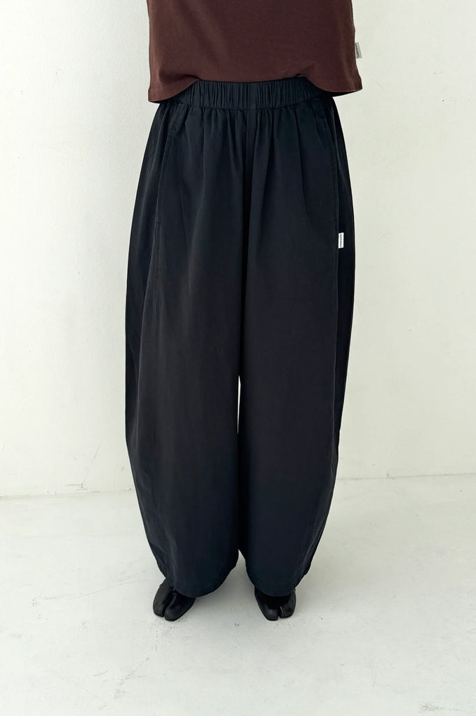 Parachute Pants (Black) by Le Bon Shoppe