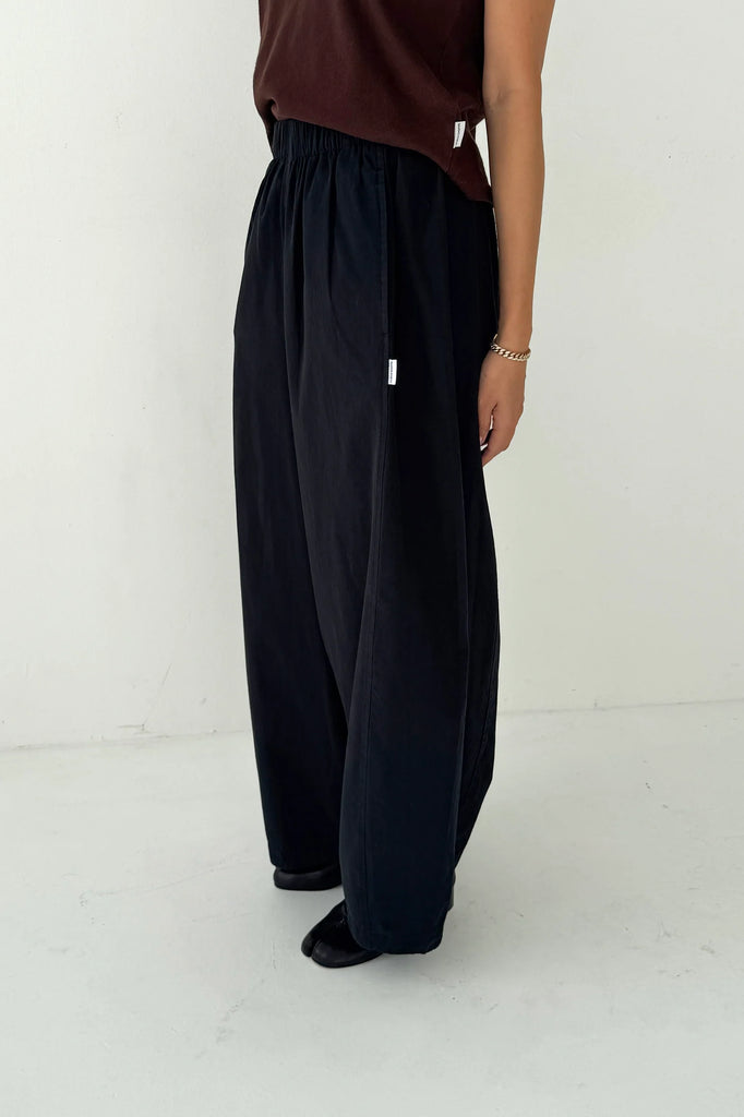 Parachute Pants (Black) by Le Bon Shoppe