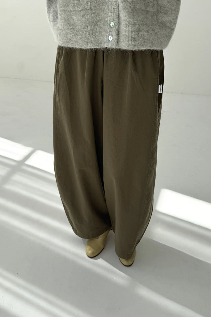 Parachute Pants (Olive) by Le Bon Shoppe