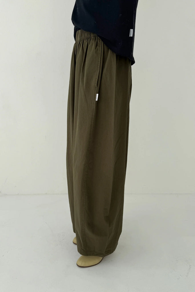 Parachute Pants (Olive) by Le Bon Shoppe
