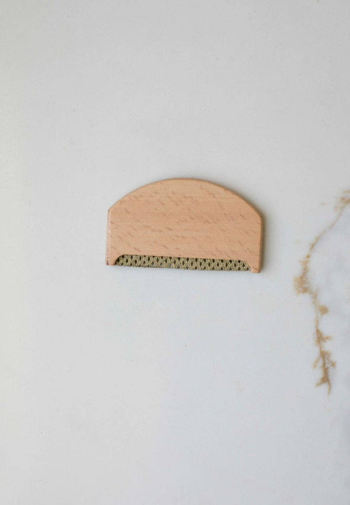 Reusable Wooden Fabric Shaver by Fodory