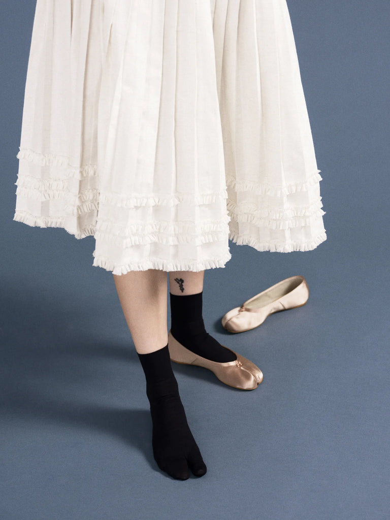 Wool Tabi Short Crew (Black) by Hansel from Basel