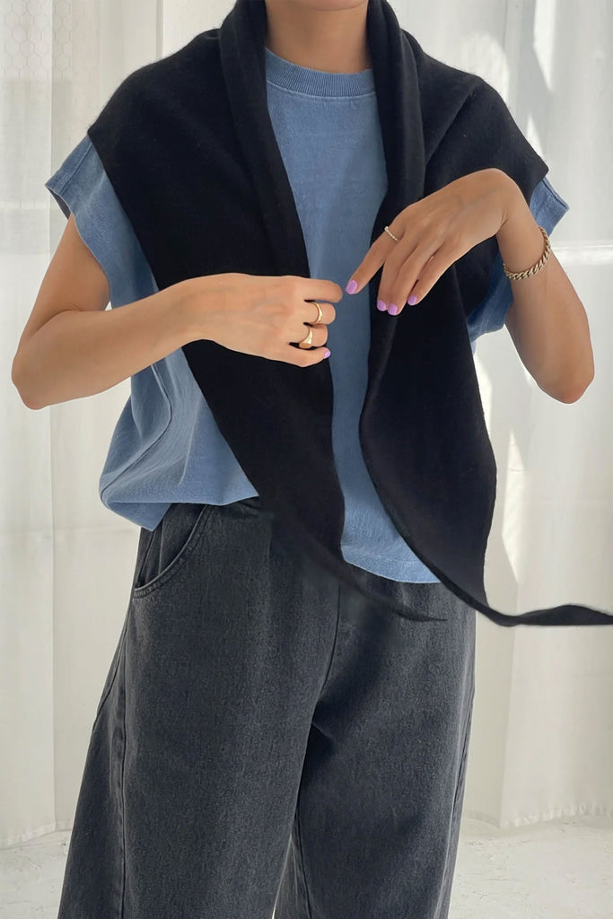 Cashmere Shawl (Black) by Le Bon Shoppe