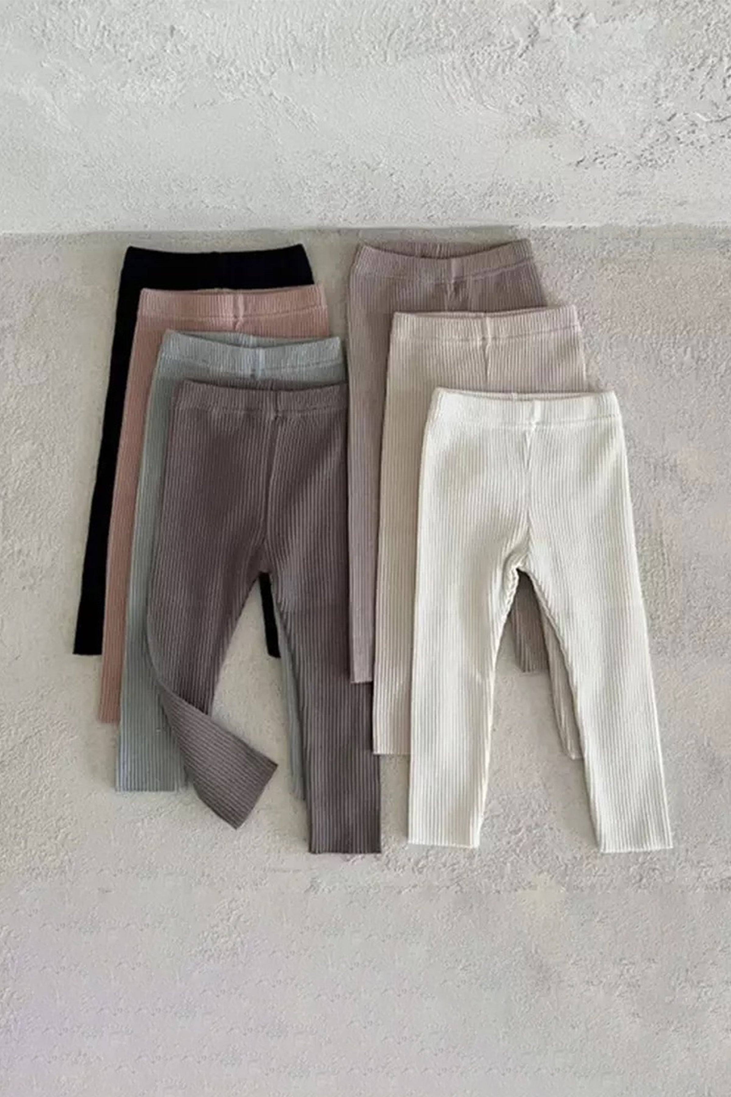 Leather effect leggings with elastic waistband in dark beige, 9.99€ |  Celestino