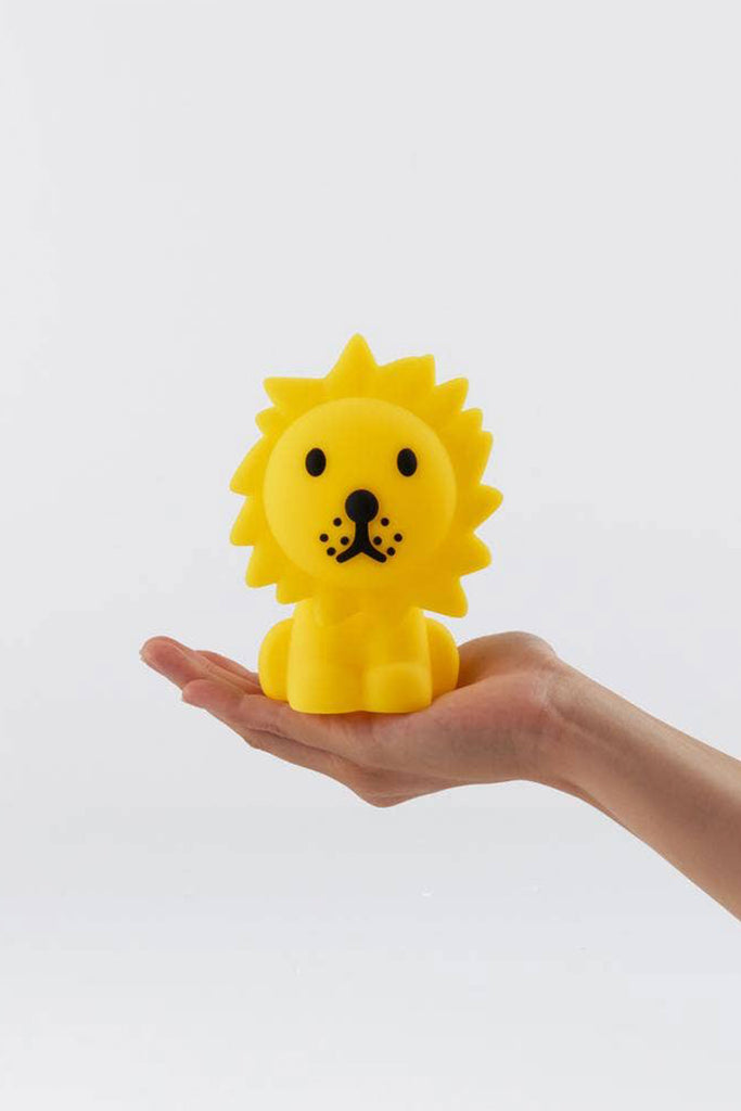 Lion Night Light by Yo Home