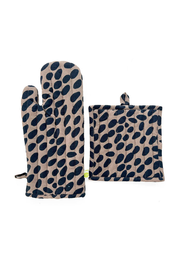 Oven Mitt & Potholder Set (Cheetah) by The Yo Store