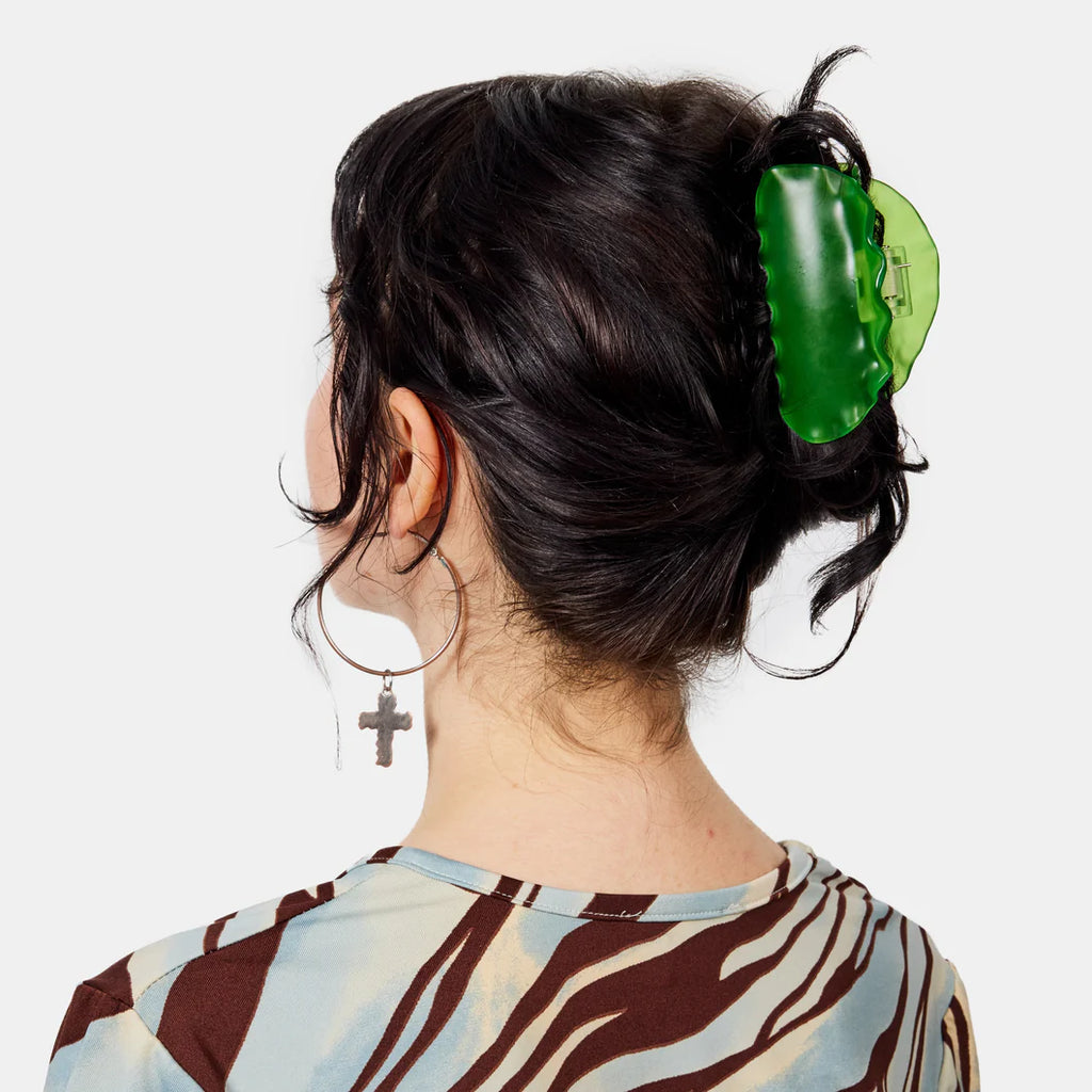 Suki Claw (Green Ruffle) by The Yo Store