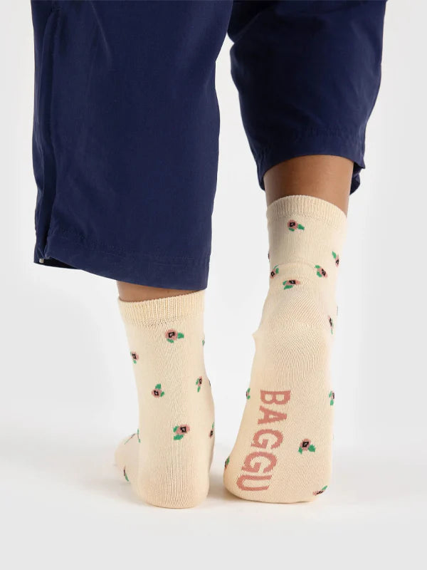 Crew Socks (Cream Rosette) by Baggu