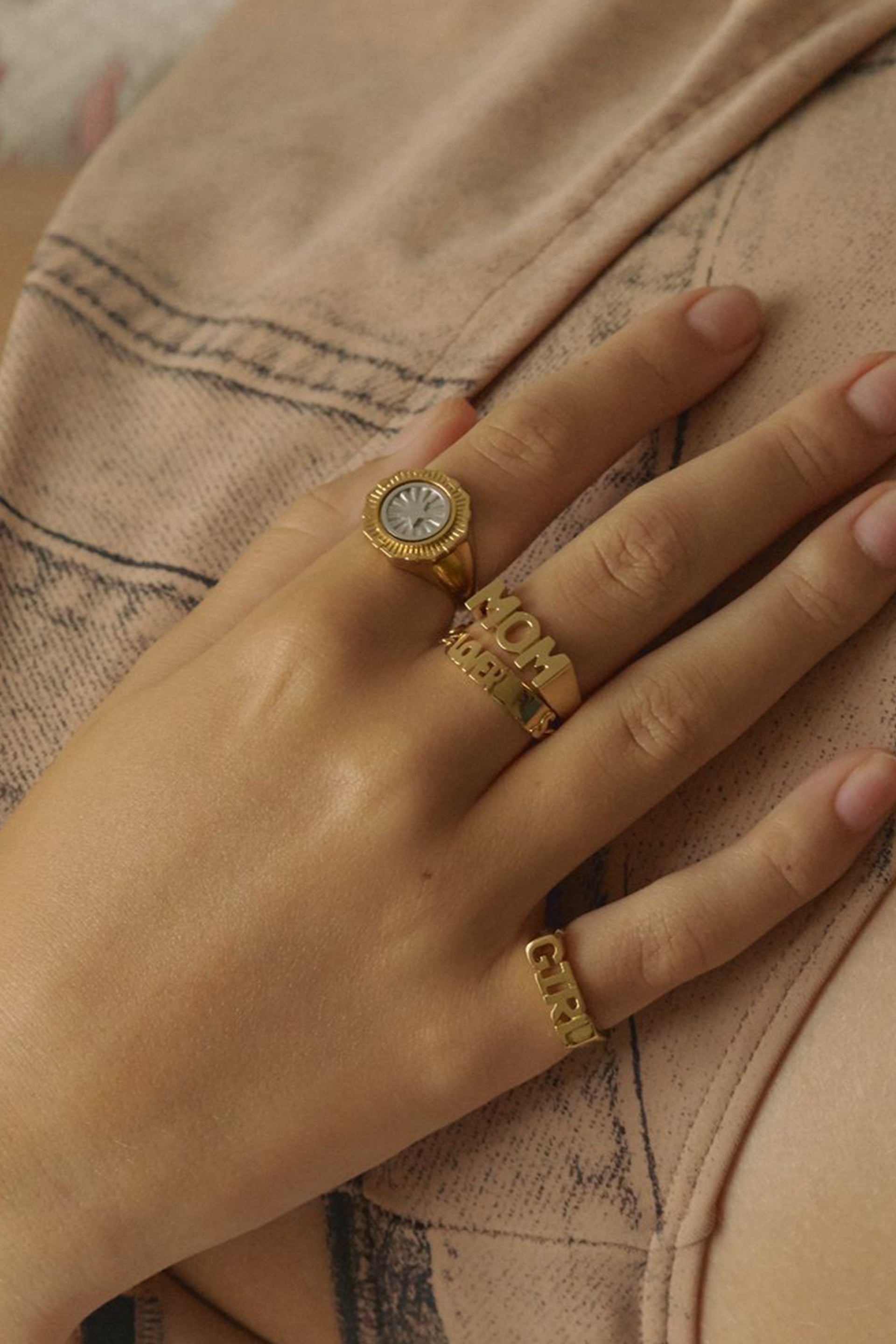 Mom Ring - Main Image